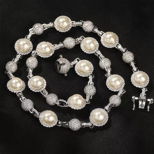 The Pearl & Ice Chain Necklace