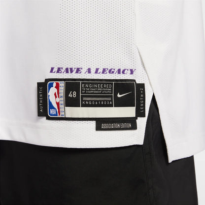 Nike NBA Los Angeles Lakers Association Authentic Jersey 'Kobe Bryant #8' White (DM5911-102)