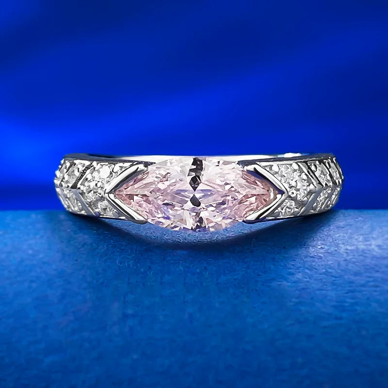 Lumière East-West Marquise Ring