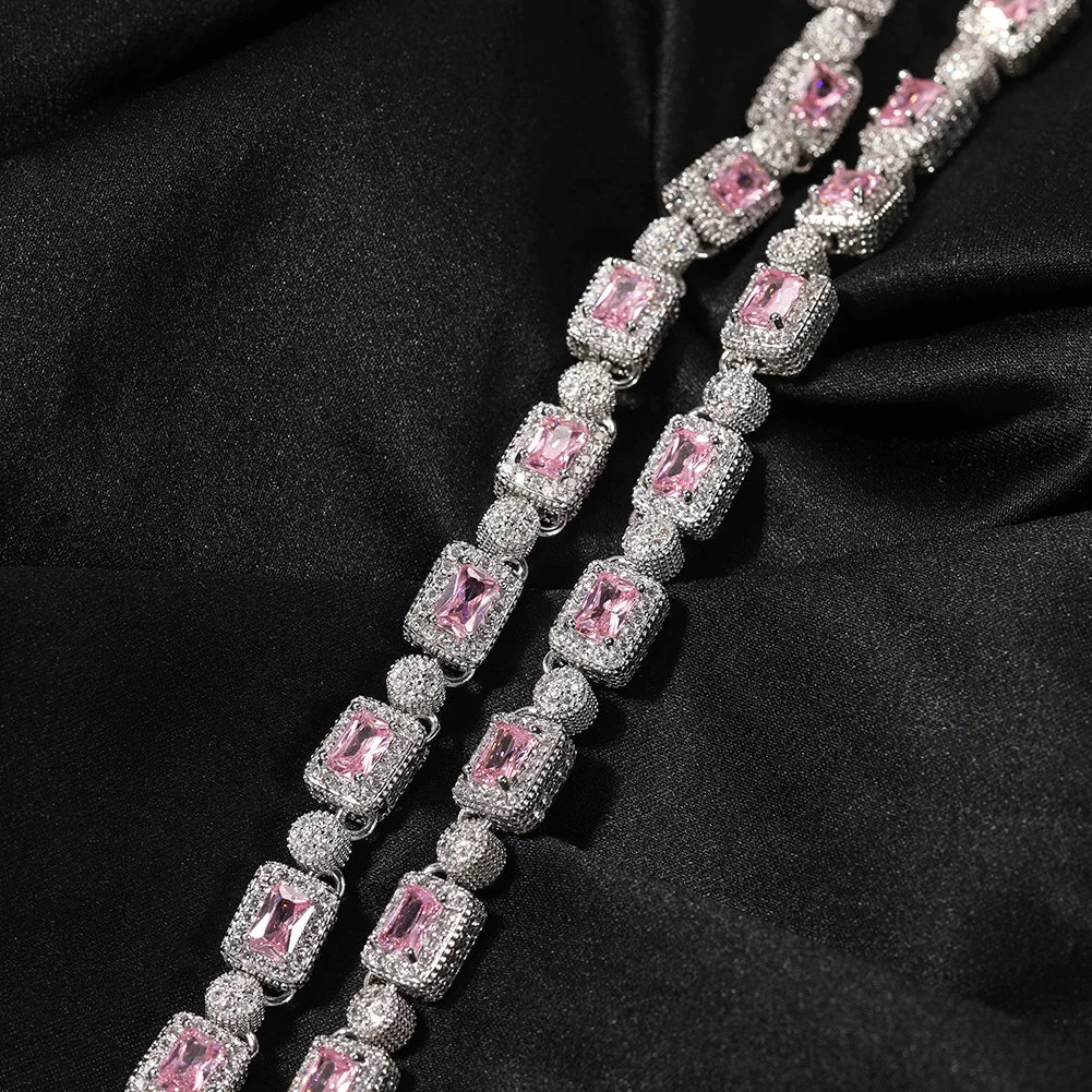 The Halo Cluster Chain Necklace