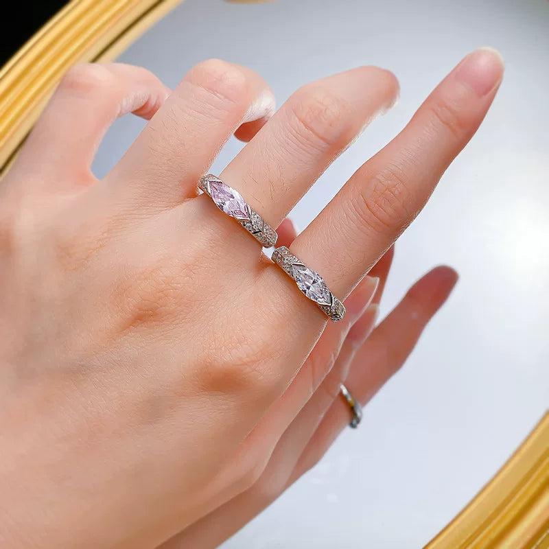 Lumière East-West Marquise Ring