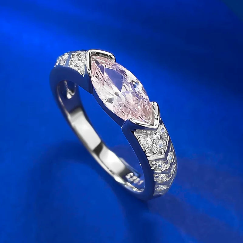 Lumière East-West Marquise Ring
