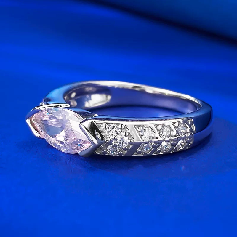 Lumière East-West Marquise Ring
