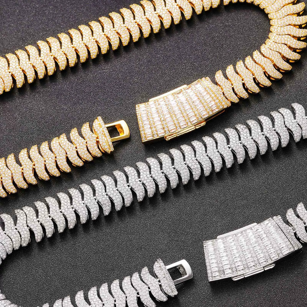 The Wing Cuban Chain Necklace