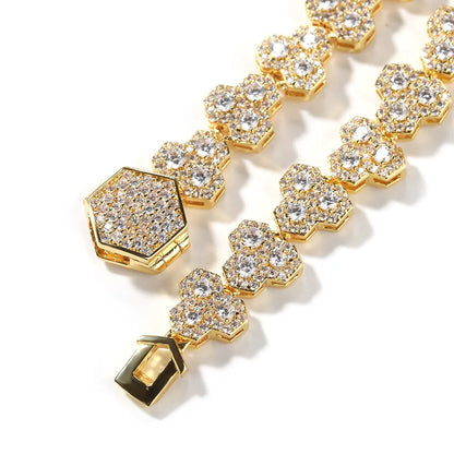 The Honeycomb Cluster Chain