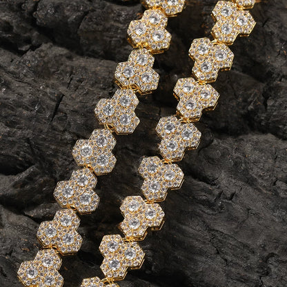 The Honeycomb Cluster Chain
