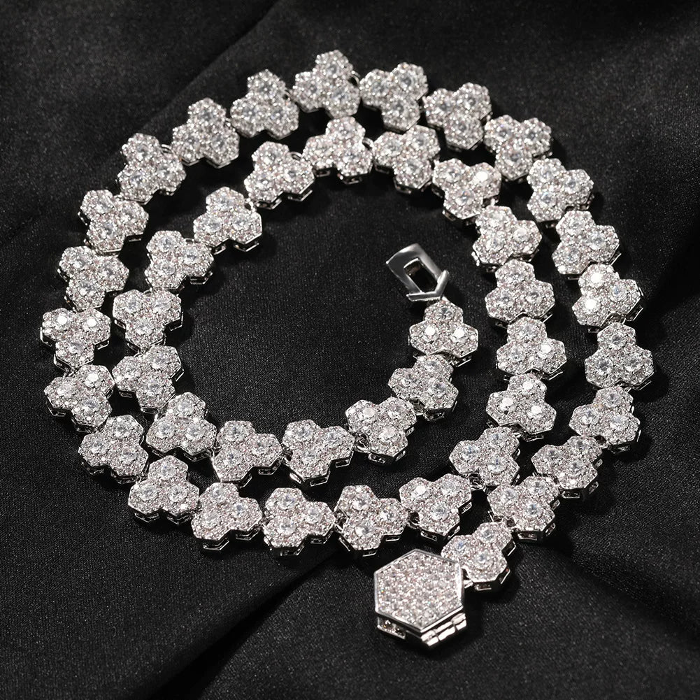 The Honeycomb Cluster Chain