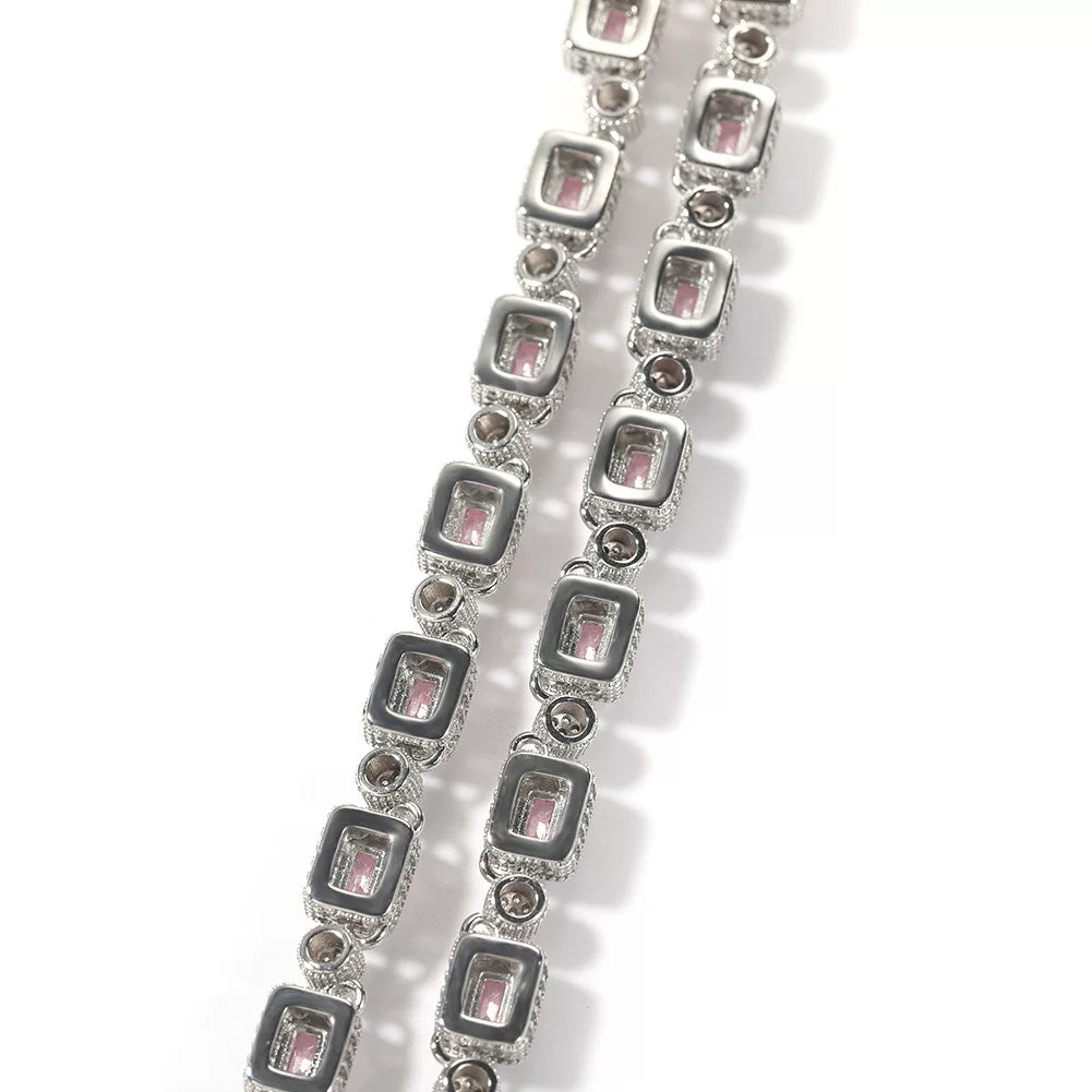The Halo Cluster Chain Necklace